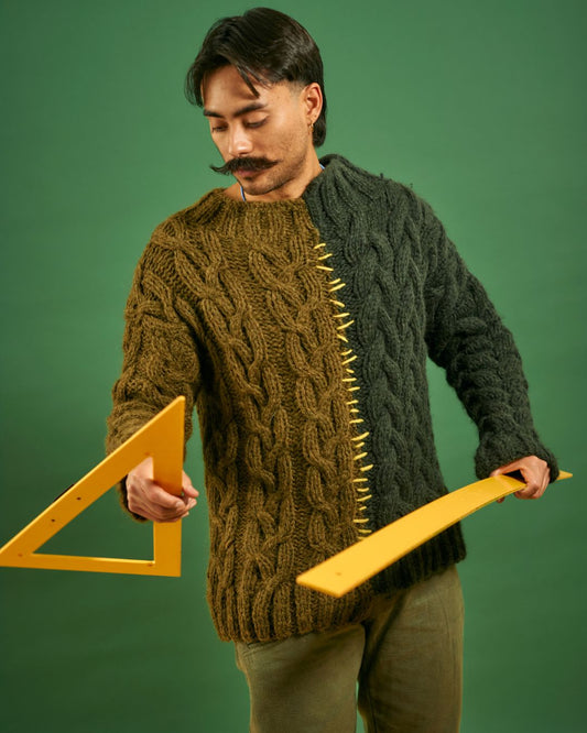 GRU SWEATER